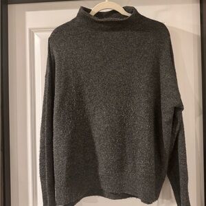 Basic grey sweater